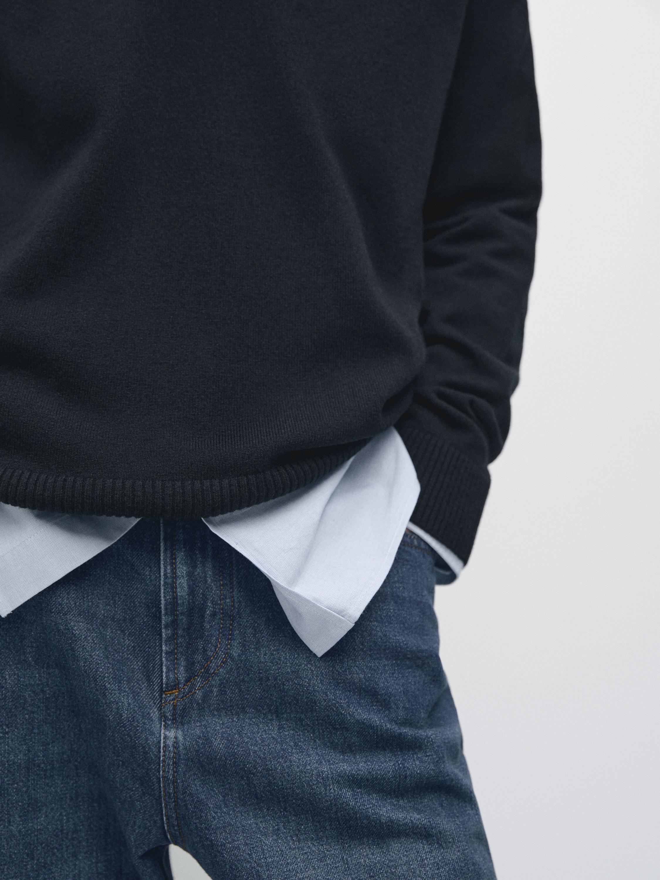 Wool V-neck knit polo sweater